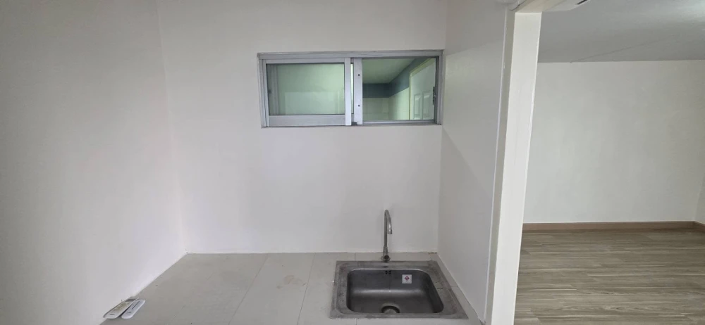 Selling a 7th-floor unit at Lumpini Center Happy Land. Excellent location, convenient transportation. Book now!
