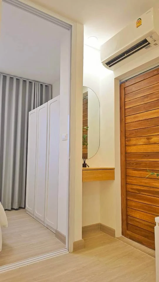 Selling a beautifully decorated unit at Lumpini Center Ladprao 111, featuring high-quality built-in furniture. Book now!