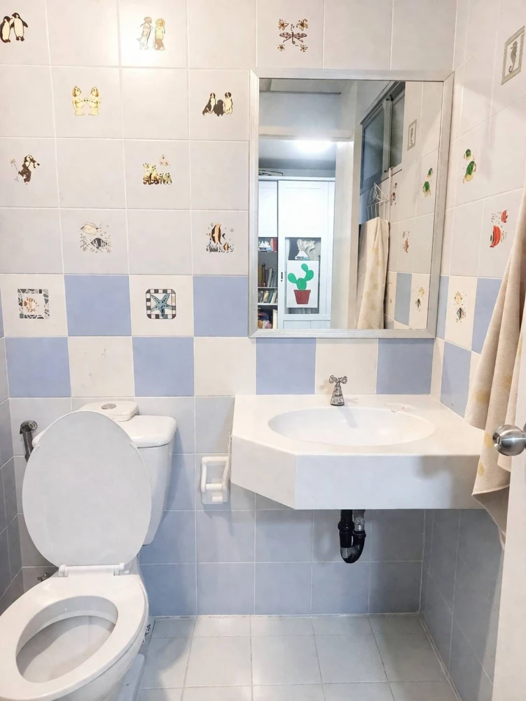Selling a 2nd floor unit at Lumpini Center Sukhumvit 77. Excellent location and fully furnished. Book now!