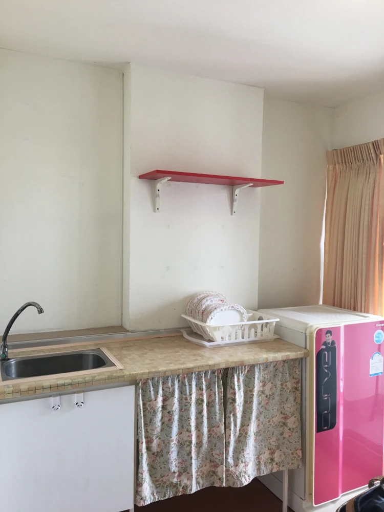 For sale: Lumpini Condotown Chonburi - Sukhumvit, 8th floor, fully furnished, nice to live in, reserve now, urgently.