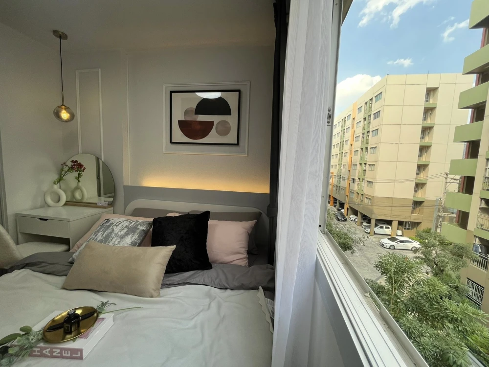 Selling Lumpini Condo Town Bangkgae. Beautifully decorated unit with a consistent color scheme. Comes with complete amenities. Book now!