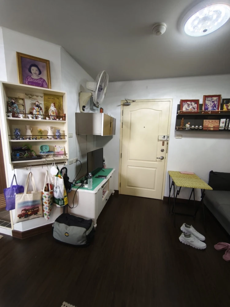 Selling Lumpini Condo Town Bangkhae, 7th floor unit, fully furnished. What are you waiting for?