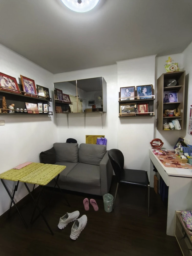 Selling Lumpini Condo Town Bangkhae, 7th floor unit, fully furnished. What are you waiting for?
