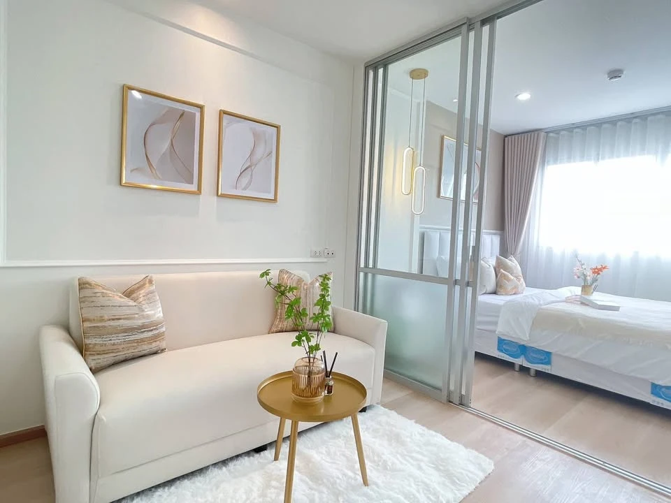 For sale: Lumpini Condo Town Ramindra-Lat Pla Khao, 4th floor, beautiful room, comes with complete decoration.