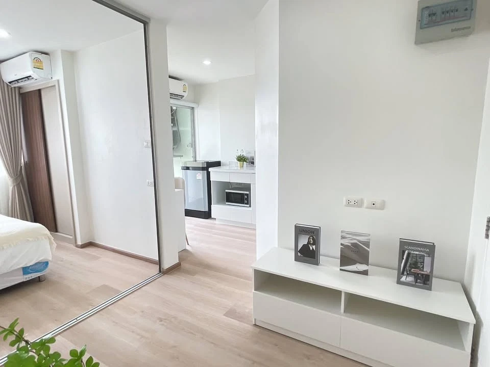 For sale: Lumpini Condo Town Ramindra-Lat Pla Khao, 4th floor, beautiful room, comes with complete decoration.