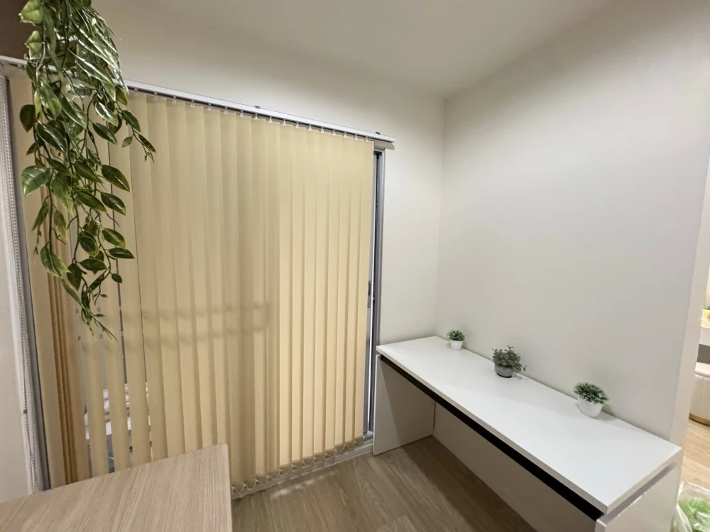 Selling Lumpini Condo Town Ramindra-Lat Pla Khao, 2nd floor unit. Beautifully decorated with a consistent color scheme and fully furnished. Book now!