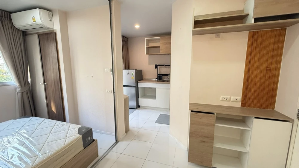 For sale: Lumpini Condo Town Ramindra-Lat Pla Khao, a lovely room on the 4th floor, fully furnished, beautiful garden view, don't miss it!