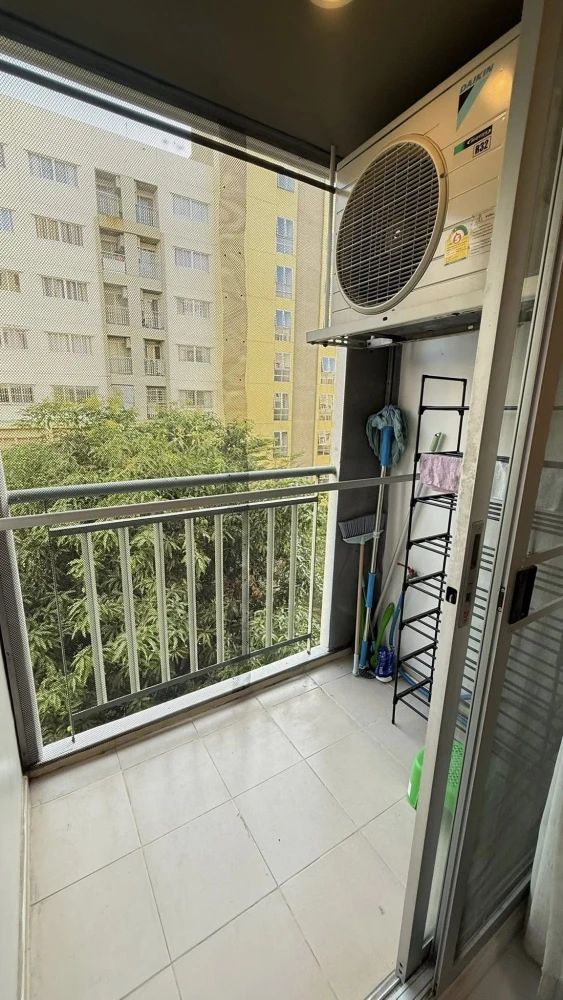 For sale: Lumpini Condo Town Ramindra-Lat Pla Khao, a lovely room on the 4th floor, fully furnished, beautiful garden view, don't miss it!