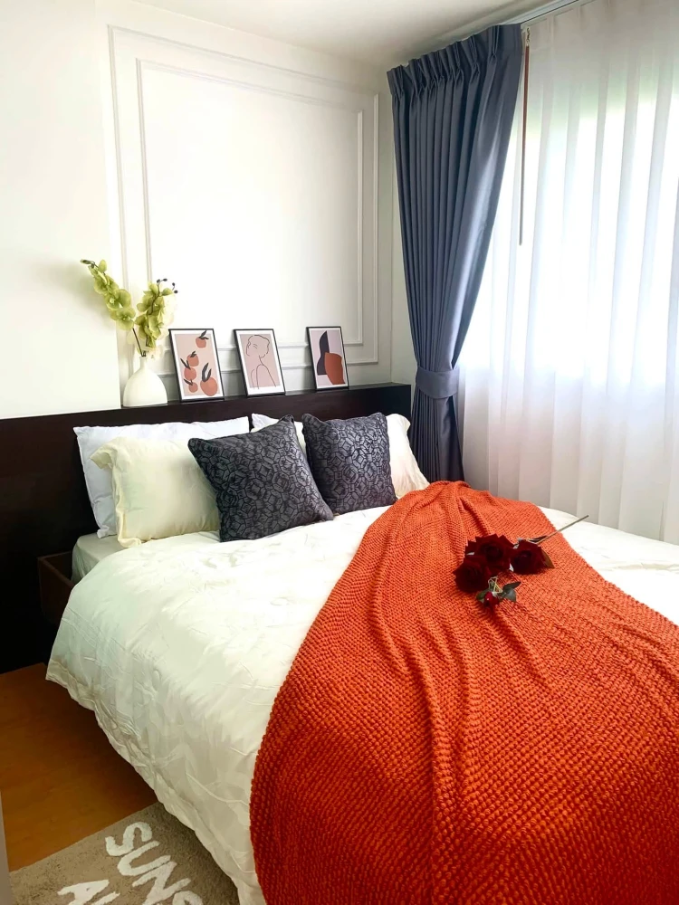 Selling a beautiful condo at Lumpini Condo Town Ramindra-Lat Pla Khao. It comes fully furnished. Book now!