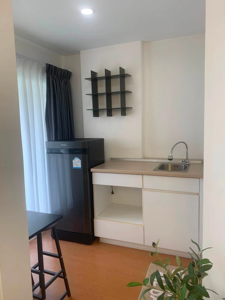 Selling a beautiful condo at Lumpini Condo Town Ramindra-Lat Pla Khao. It comes fully furnished. Book now!