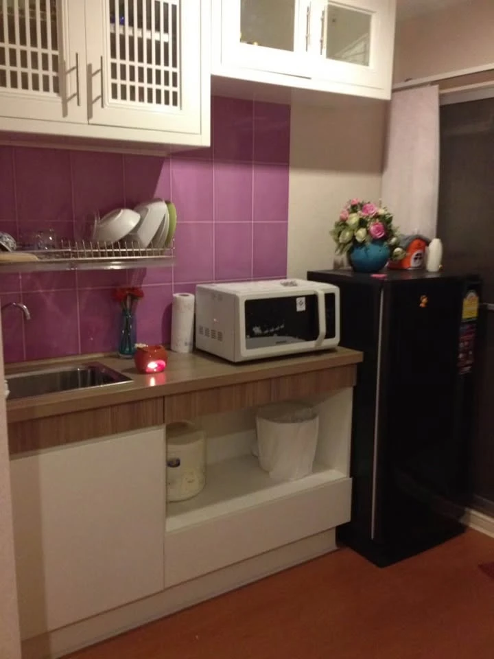 For sale: Lumpini Condo Town Ramintra - Navamin, Building A, view of the skytrain, corner room, high floor, next to the fire escape, must reserve.