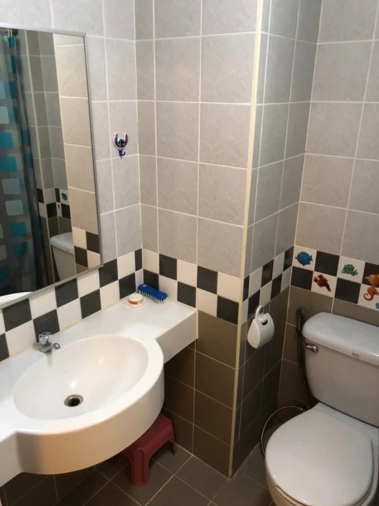 Selling Lumpini Condo Town Rattanathibet, 2nd floor unit, great location, fully furnished, convenient transportation. Don't miss out!