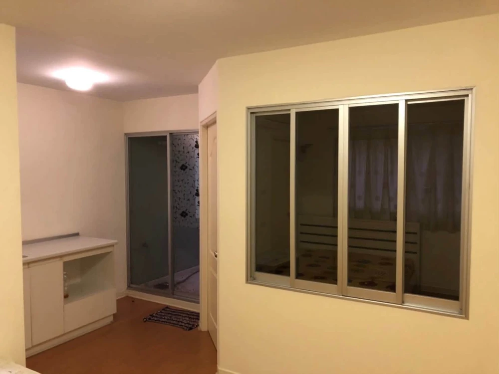 Selling Lumpini Condo Town Rattanathibet, 2nd floor unit, great location, fully furnished, convenient transportation. Don't miss out!
