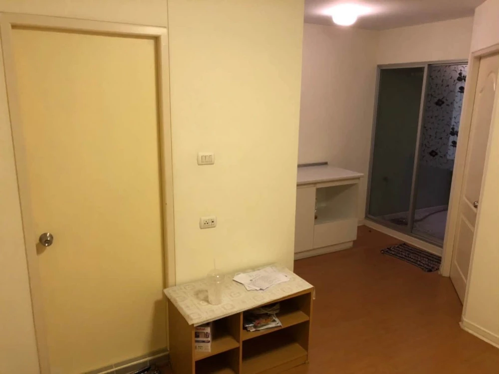 Selling Lumpini Condo Town Rattanathibet, 2nd floor unit, great location, fully furnished, convenient transportation. Don't miss out!