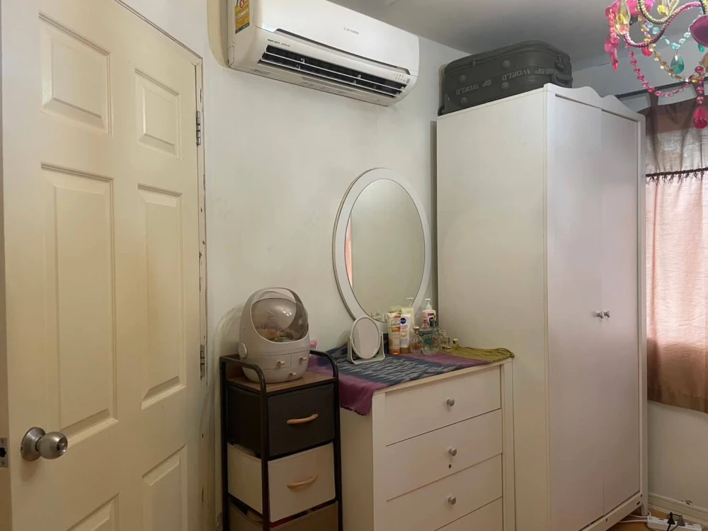 For sale: Lumpini Condotown Bodindecha-Ramkhamhaeng, 1 bedroom, 1 bathroom, nice wallpaper, fully furnished, reserve now!