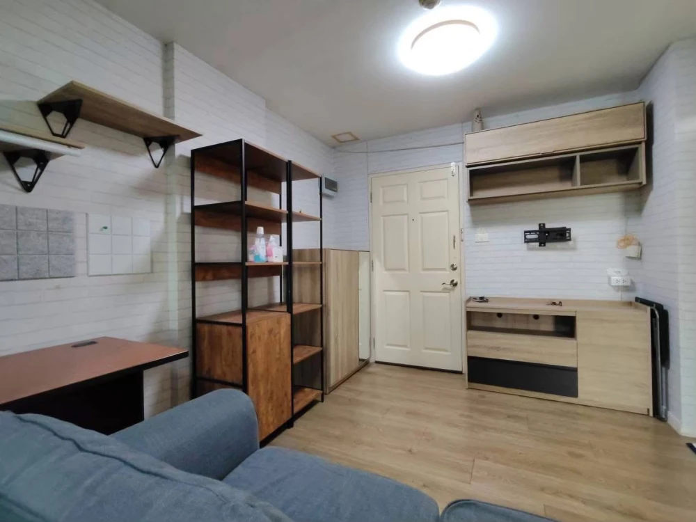 Selling Lumpini Condotown Bodindecha-Ramkhamhaeng. Nice unit on the 8th floor, great location, and complete amenities. Book now!
