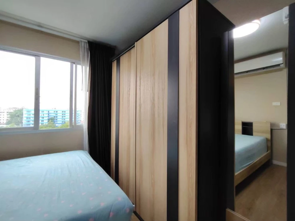 Selling Lumpini Condotown Bodindecha-Ramkhamhaeng. Nice unit on the 8th floor, great location, and complete amenities. Book now!