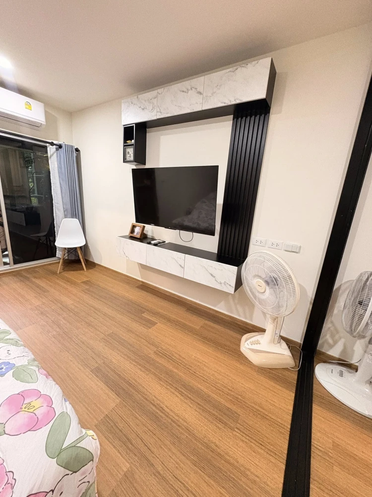 For sale: Lumpini Condotown Ekachai 48, a lovely room with complete furniture and amenities. Don't miss out on this great deal!