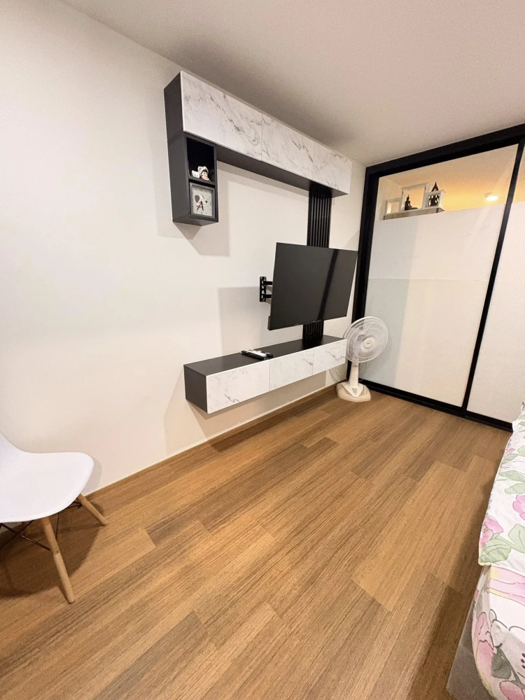 For sale: Lumpini Condotown Ekachai 48, a lovely room with complete furniture and amenities. Don't miss out on this great deal!