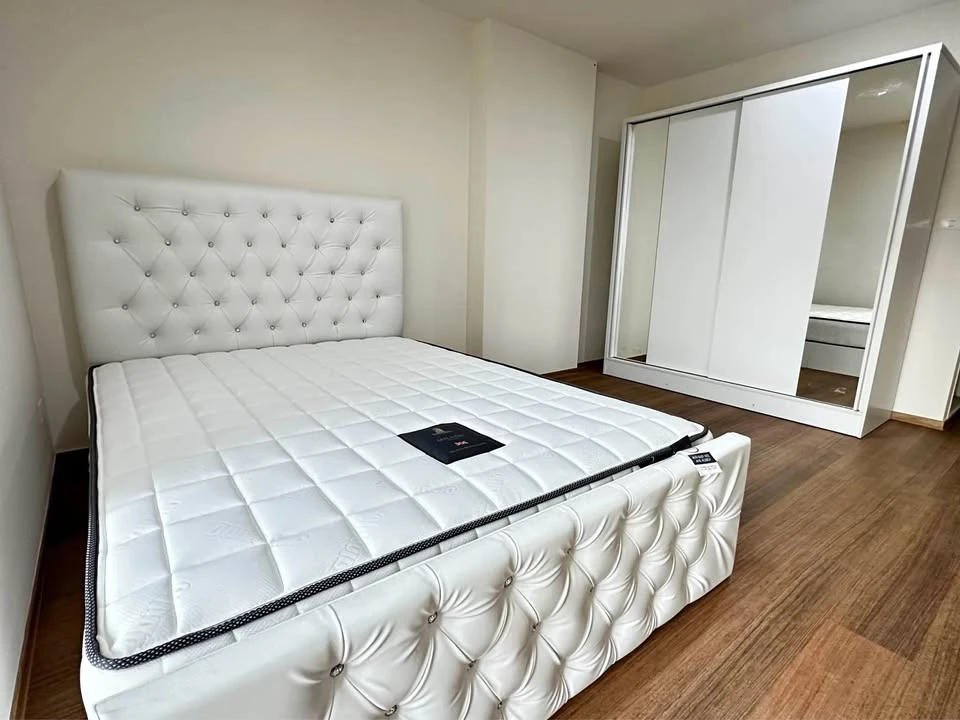 Selling Lumpini Condotown Ekachai 48, fully furnished unit. Just bring your suitcase and move in! Book now before it's too late!!!