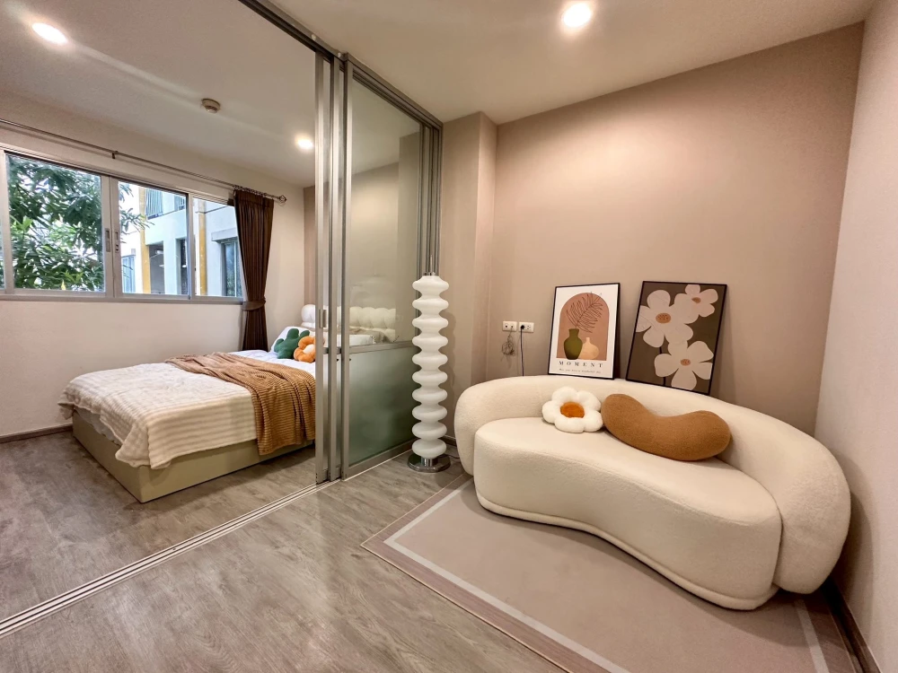 For sale: Lumpini Condotown Nida-Serithai 2 rooms, beautifully decorated in a minimalist style, fully furnished, don't miss out.
