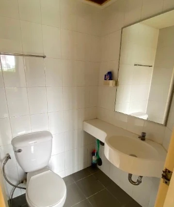 For sale: Lumpini Condotown Nida-Serithai, empty room, good condition, suitable for decorating, ready to move in, reserve now.