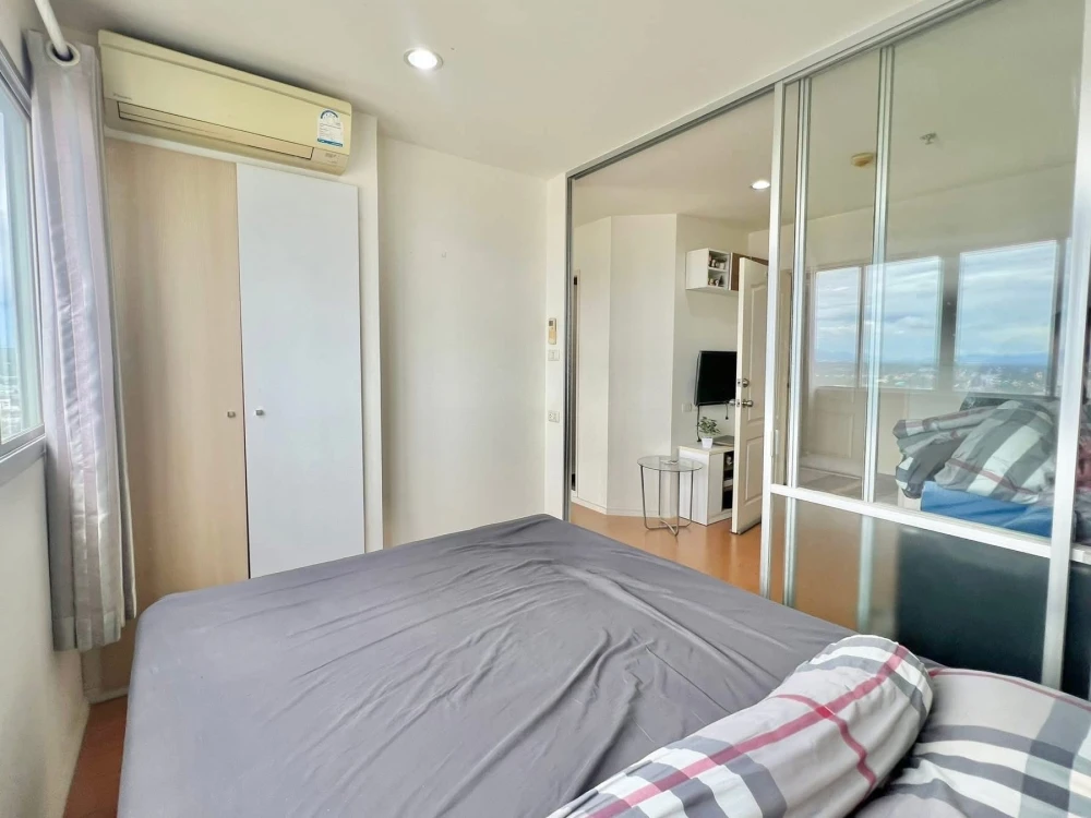 Selling Lumpini Condotown North Pattaya Sukhumvit, 1 bedroom, 1 bathroom, fully furnished, beautiful sea view. Don't miss out!