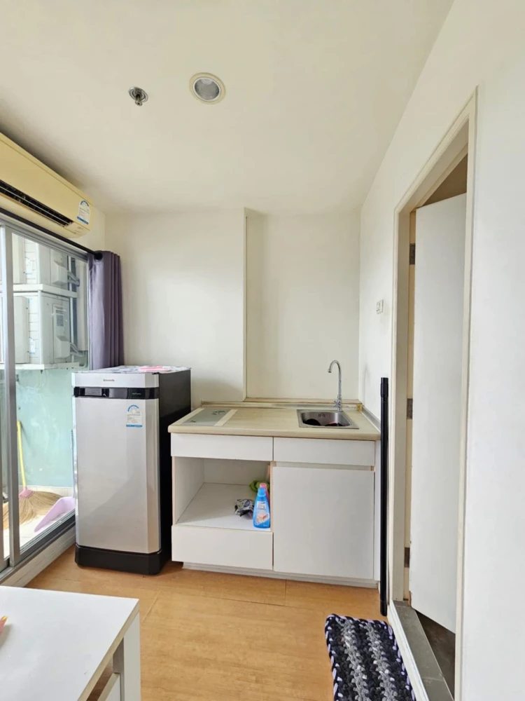 Selling Lumpini Condotown North Pattaya Sukhumvit, 1 bedroom, 1 bathroom, fully furnished, beautiful sea view. Don't miss out!