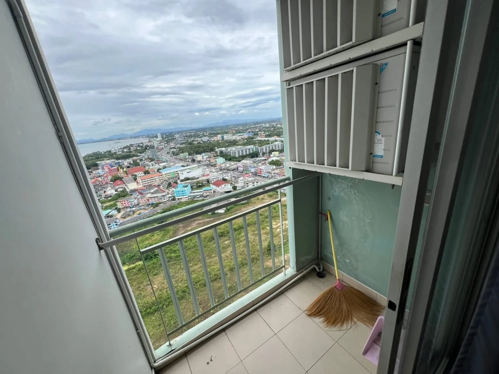 Selling Lumpini Condotown North Pattaya Sukhumvit, 1 bedroom, 1 bathroom, fully furnished, beautiful sea view. Don't miss out!
