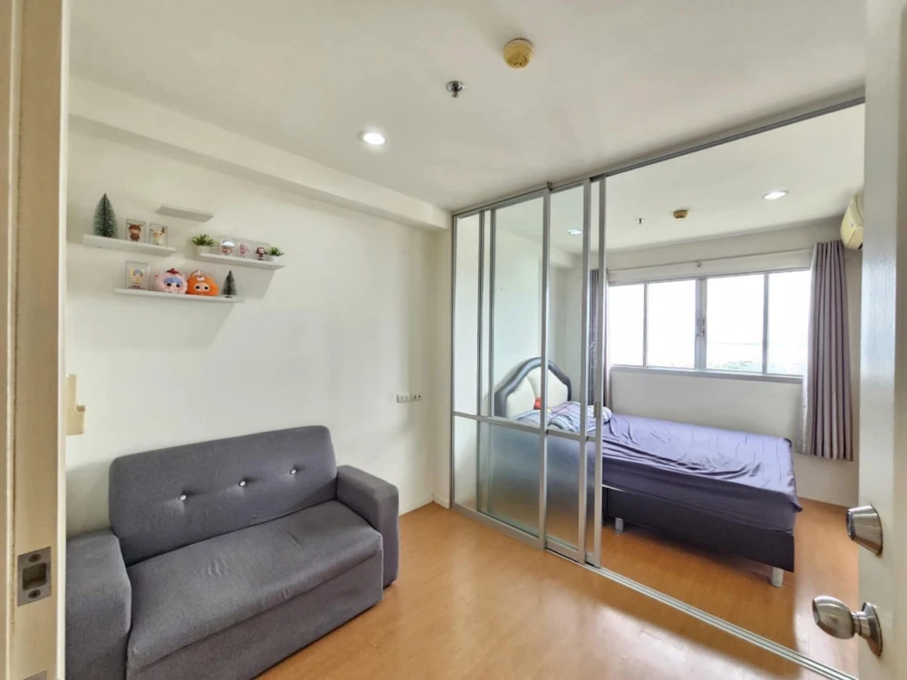 Selling Lumpini Condotown North Pattaya Sukhumvit, 1 bedroom, 1 bathroom, fully furnished, beautiful sea view. Don't miss out!