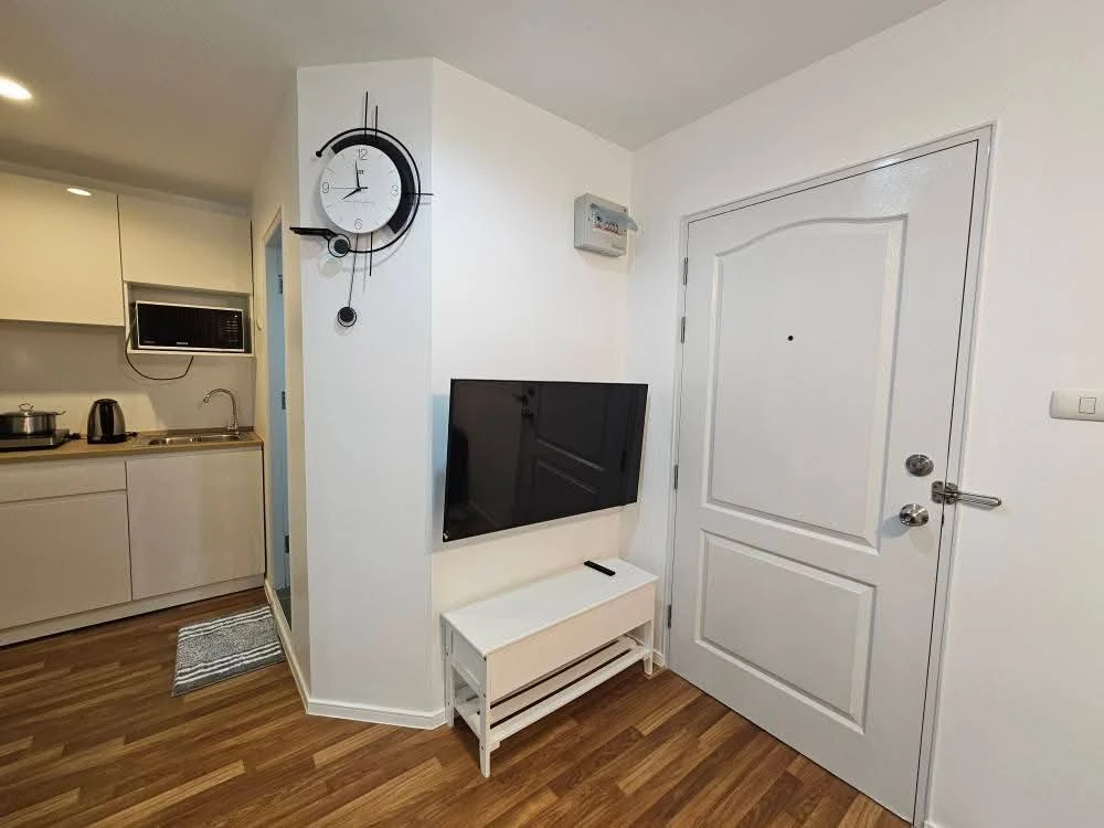 For sale: Lumpini Condotown North Pattaya Sukhumvit, 9th floor, city view, beautiful room, fully furnished, reserve now!