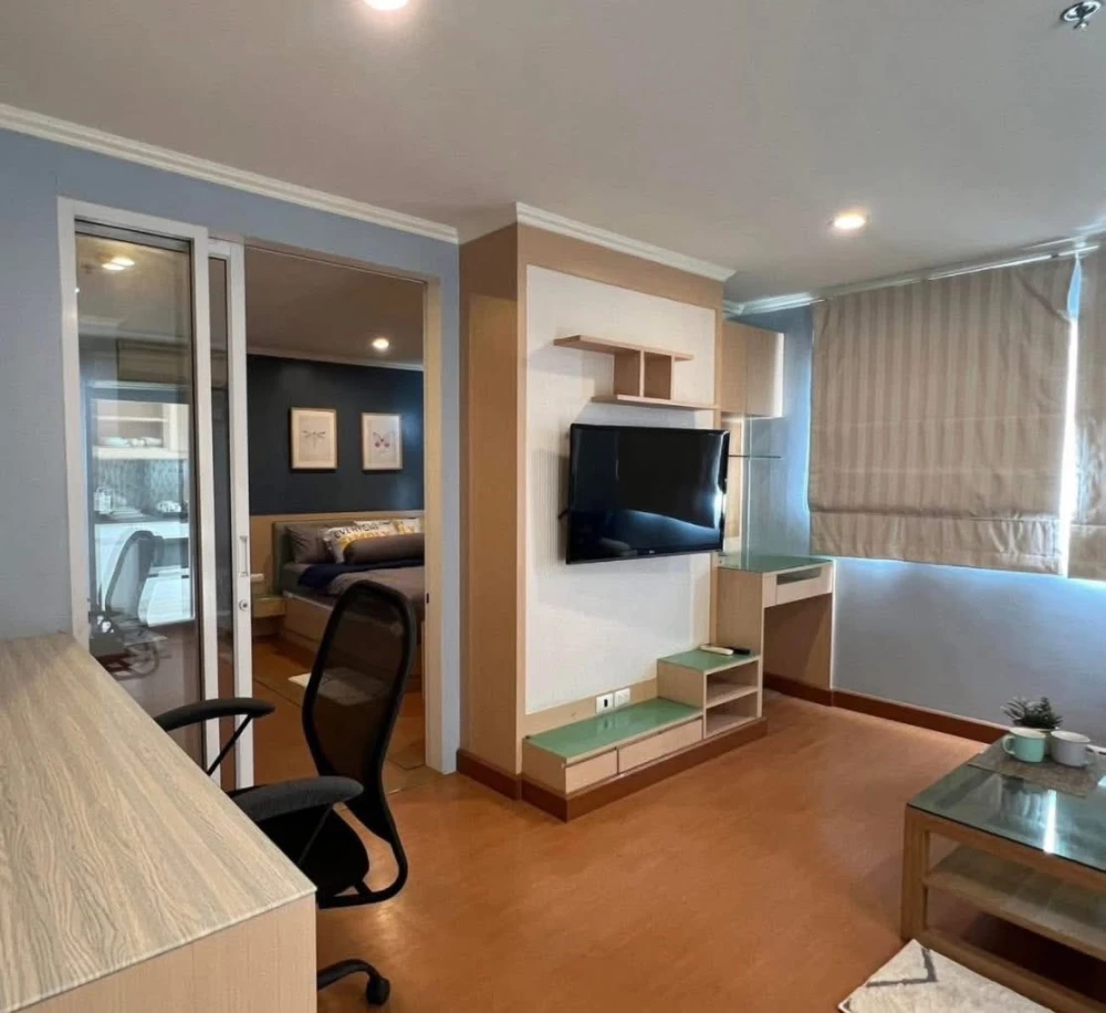 For sale: Lumpini Condotown North Pattaya Sukhumvit, spacious room, lots of usable space, good location, convenient transportation, don't miss out.