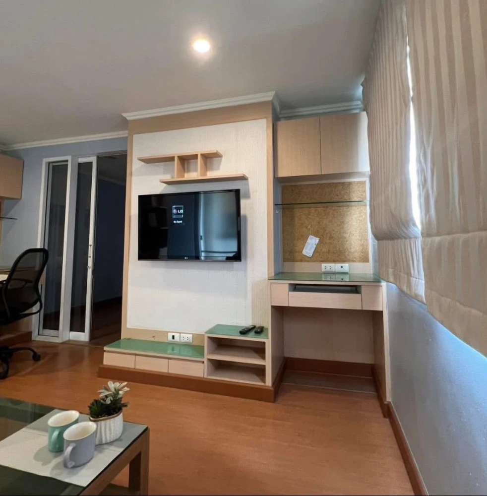 For sale: Lumpini Condotown North Pattaya Sukhumvit, spacious room, lots of usable space, good location, convenient transportation, don't miss out.