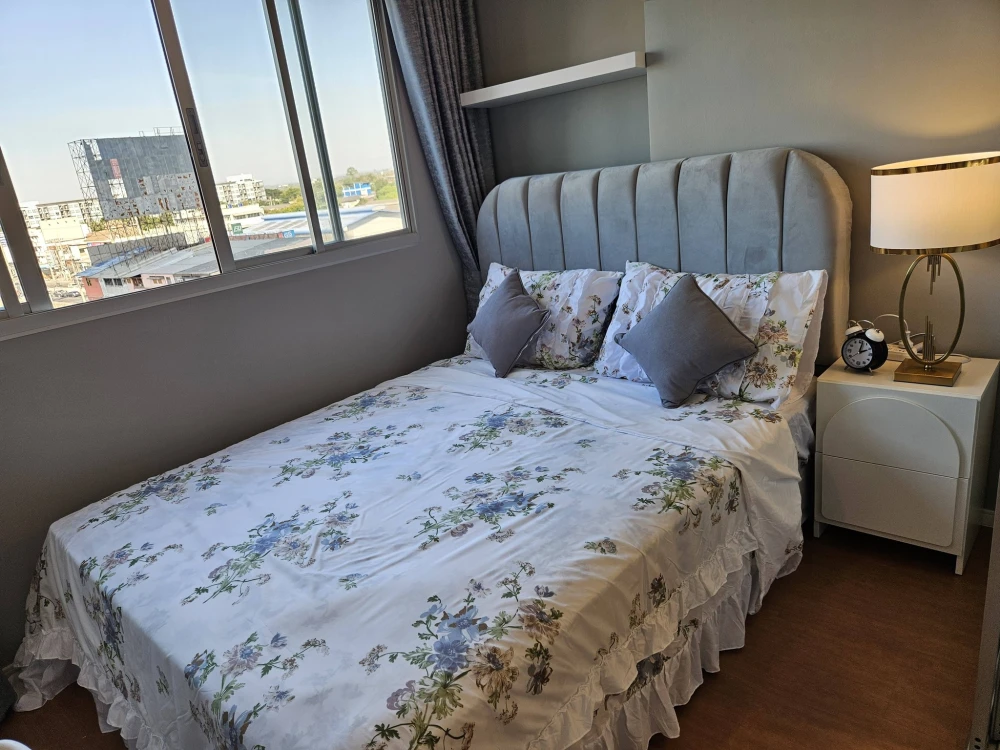 Selling Lumpini Condotown North Pattaya Sukhumvit. A lovely unit with high-quality built-in furniture and complete furnishings. Don't miss out!