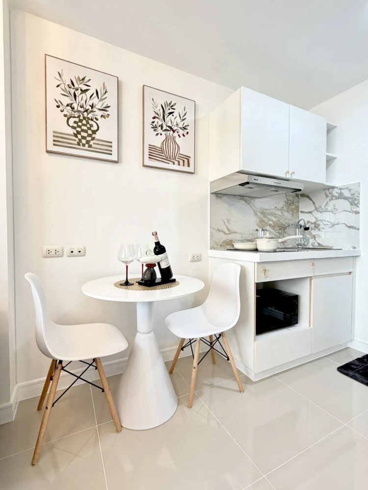Selling Lumpini Condotown North Pattaya Sukhumvit. Nice unit with complete amenities. Book now!
