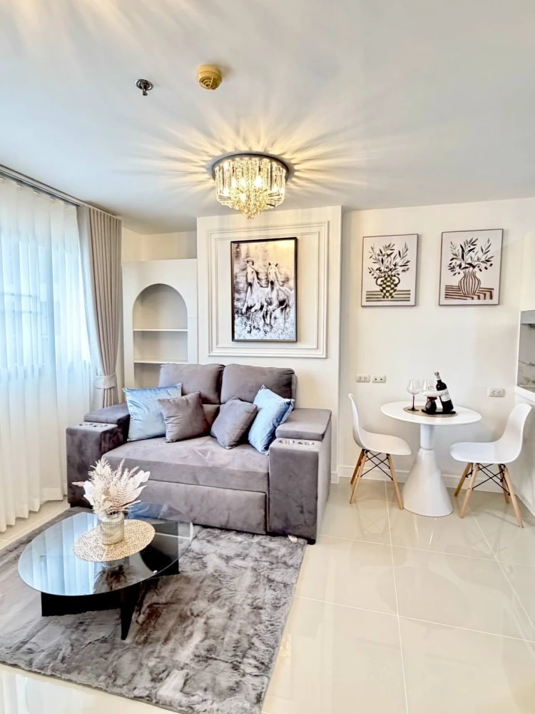 Selling Lumpini Condotown North Pattaya Sukhumvit. Nice unit with complete amenities. Book now!