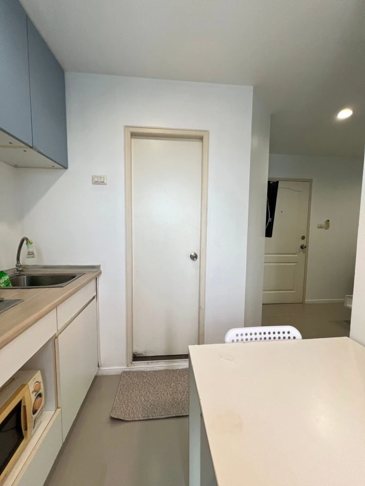 Selling Lumpini Condotown North Pattaya Sukhumvit. Nice unit, fully furnished, high floor. Book now!