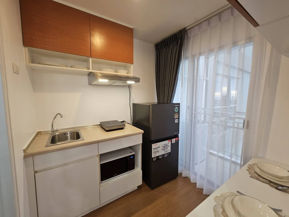 Selling Lumpini Condotown North Pattaya Sukhumvit, studio unit with high-quality built-in furniture. Move-in ready!