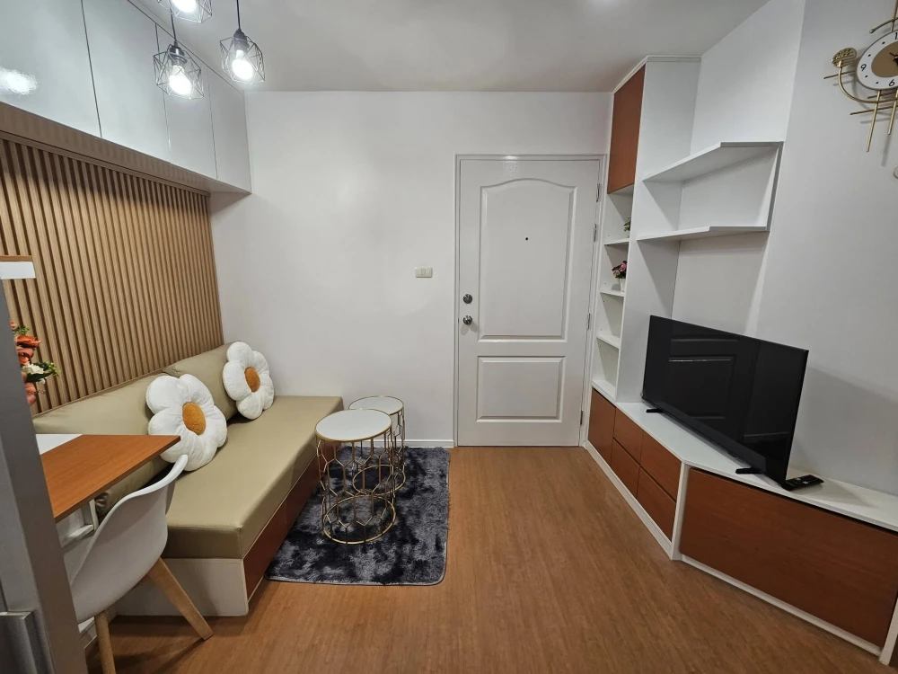 Selling Lumpini Condotown North Pattaya Sukhumvit, studio unit with high-quality built-in furniture. Move-in ready!