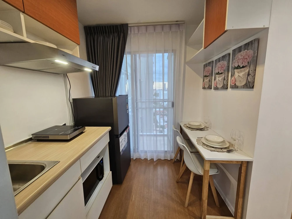 Selling Lumpini Condotown North Pattaya Sukhumvit, studio unit with high-quality built-in furniture. Move-in ready!