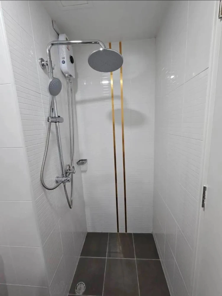 Selling Lumpini Condotown North Pattaya Sukhumvit. Beautifully decorated unit with high-quality built-in furniture. Don't miss out!