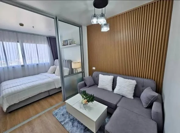Selling Lumpini Condotown North Pattaya Sukhumvit. Beautifully decorated unit with high-quality built-in furniture. Don't miss out!