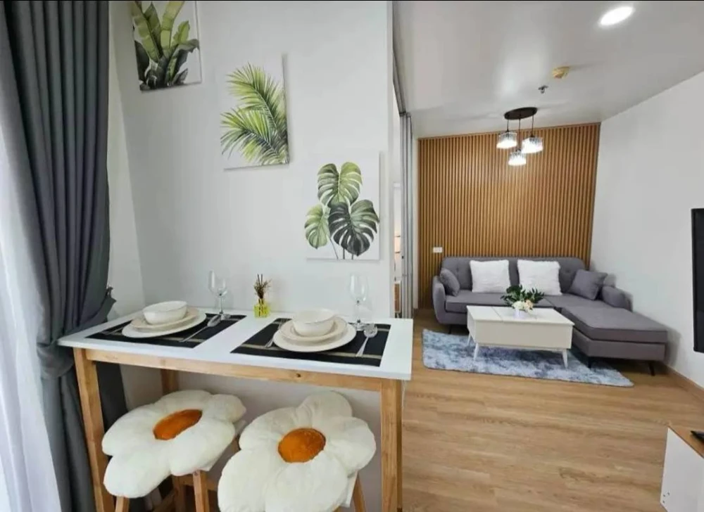 Selling Lumpini Condotown North Pattaya Sukhumvit. Beautifully decorated unit with high-quality built-in furniture. Don't miss out!