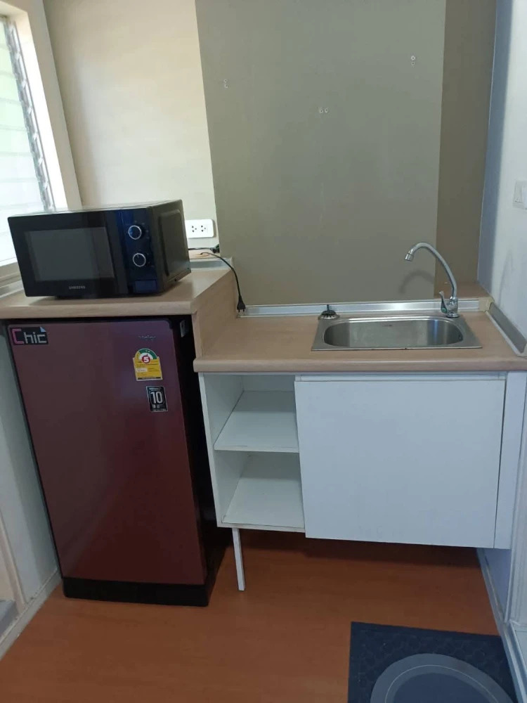 Selling a lovely unit at Lumpini CondoTown Romklao – Suvarnabhumi. Located on the 1st floor, it comes fully furnished with complete amenities.Book now