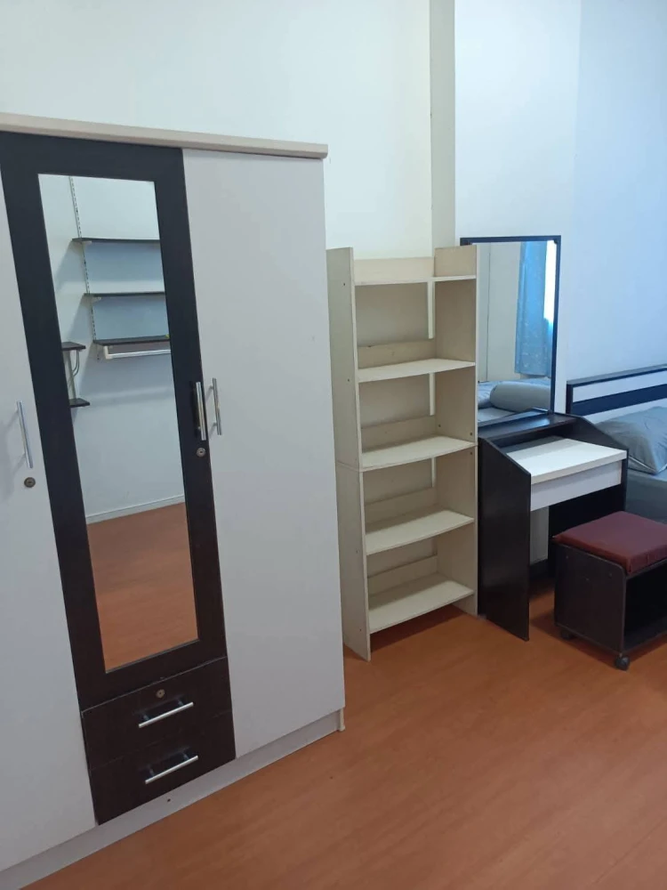 Selling a lovely unit at Lumpini CondoTown Romklao – Suvarnabhumi. Located on the 1st floor, it comes fully furnished with complete amenities.Book now