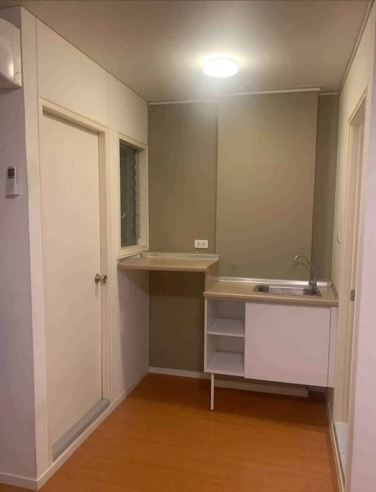For sale: Lumpini CondoTown Romklao – Suvarnabhumi, studio room, 5th floor, fully furnished, reserve now!