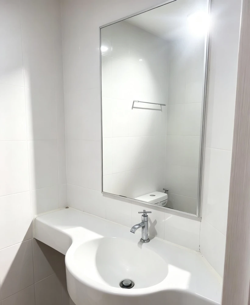 Selling a lovely unit at Lumpini Mega City Bangna. Features include high-quality wallpaper and complete amenities. Book now!