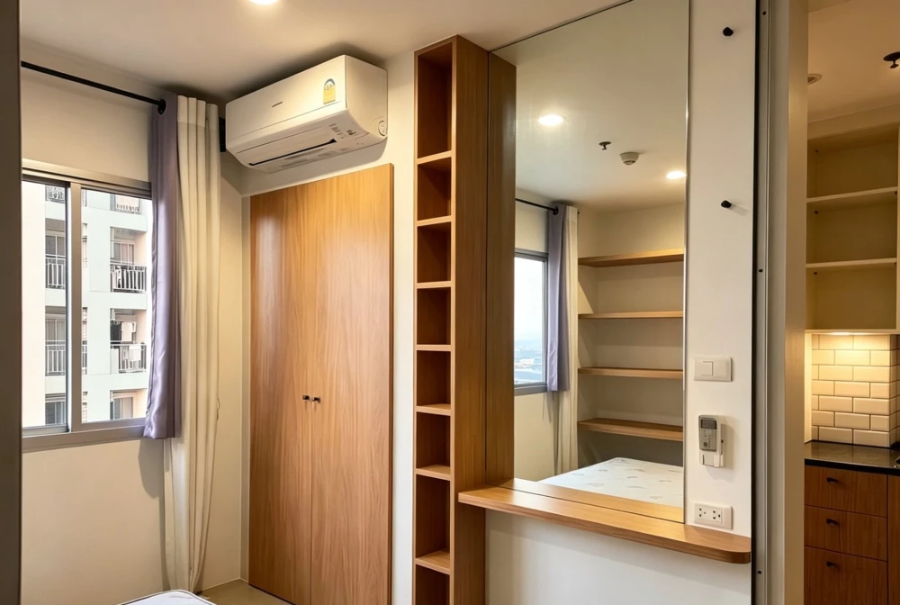 Selling a lovely unit at Lumpini Mega City Bangna. Features include high-quality wallpaper and complete amenities. Book now!