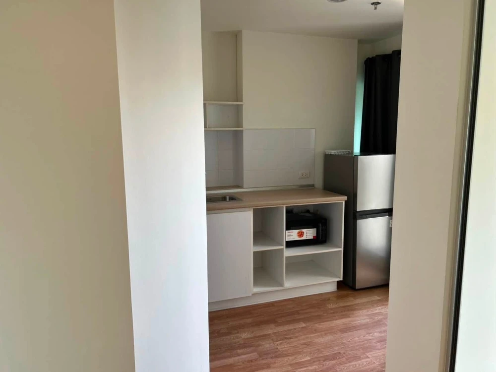 Selling a great unit at Lumpini Park Phetkasem 98, 19th floor. Interested? Book now!
