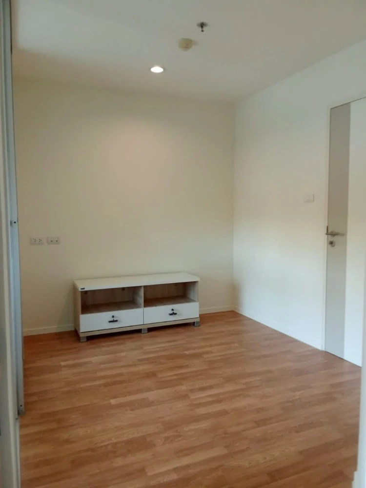 For sale: Lumpini Park Phetkasem 98, spacious room, comfortable living, ready to move in. Interested in owning one? Hurry and reserve now!